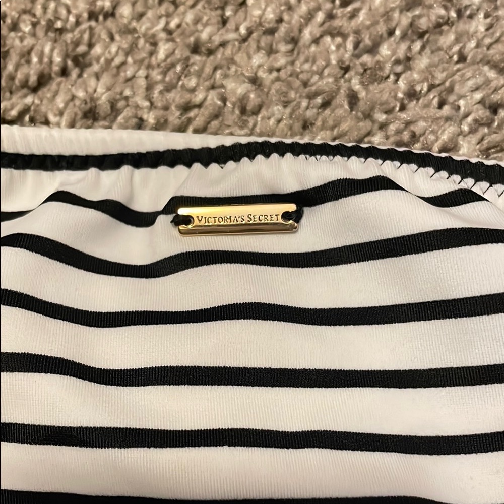 Striped Bikini Set - Picture 6 of 7